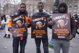 Scandal politic uriaş în Franţa. Parlamentul a adoptat o lege anti-imigrație dură, care prevede tăierea ajutoarelor sociale. Război în partidul lui Macron