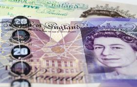 Leul românesc a câştigat teren masiv în raport cu lira sterlină