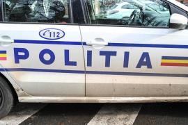 Copil de 12 ani, lovit din plin pe trecere de o maşină a poliţiei aflată în misiune, în Bistriţa. Autospeciala avea sirenele pornite