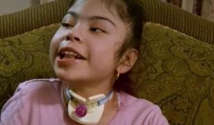 “Te iubesc, mami”. Cum a reuşit un chirurg din SUA să redea vocea unei fetiţe de 9 ani, care suferea de o boală, de multe ori fatală