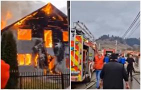 Mobilizare impresionantă la un incendiu din Bistriţa. Peste 100 de localnici au ajutat pompierii să stingă flăcările care cuprinseseră 3 case