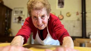 Nonna Natalina, vedetă în Italia pe TikTok