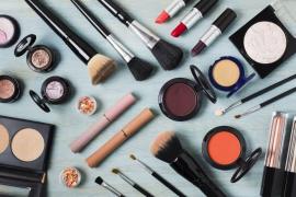 (P) Cosmeticele – top produse pe lista de cadouri de Crăciun 2023 a cumpărătorilor români