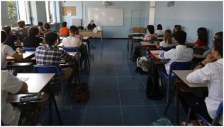 Gest cumplit la doar 14 ani: Un băiat a înghiţit 30 de pastile, după ce a fost agresat de colegii săi de clasă, la o şcoală din Veneţia