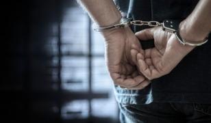 Un bătăuș din Cluj s-a dus cu bâta de baseball într-o sală de jocuri