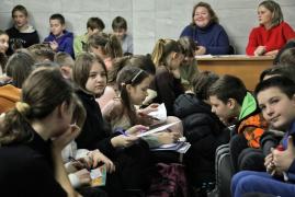 SUA îi acuză pe ruși că ar fi relocat peste 6.000 de copii ucraineni. Micuții sunt reeducați și pregătiți să fie adoptați în Rusia