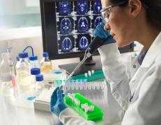 Ce este demenţa frontotemporală, boala de care suferă Bruce Willis