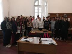 "Bine ai revenit în banca ta, fată dragă". Moment emoţionant pentru Alexia: s-a întors la şcoală pentru prima dată după teribilul accident