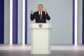 Putin, către oligarhii rămaşi fără iahturi: Au fost jefuiţi de Vest, nimeni nu le plânge de milă. Alergatul şi cerşitul sunt degeaba, investiţi în Rusia!