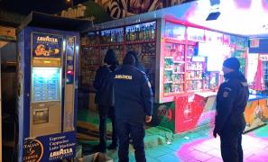 Un botoșănean dornic de senzații tari a fost jefuit în timp ce negocia o partidă de amor. Bărbatul a fost ademenit într-un gang