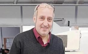 A murit în ultima lui zi de muncă, în timp ce sărbătorea ieșirea la pensie. Italianul s-a prăbușit pe masă, în fața colegilor îngroziți