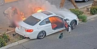 Polițist filmat cum scoate un șofer dintr-un BMW, cu câteva secunde înainte ca bolidul să ia foc. Salvare dramatică pe un bulevard din Las Vegas