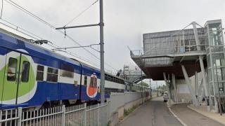 Un bărbat şi-a împins soţia pe şinele de tren, după o ceartă puternică. Francezul este de negăsit după incident