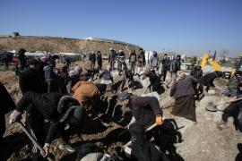 Sfâșietor: După 12 ani de război civil, Siria sapă noi morminte pentru victimele cutremurelor