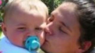 O mamă din Anglia a murit subit în brațele fiicei ei