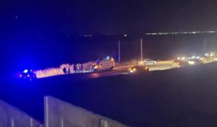 Sfârșit înfiorător pentru o tânără șoferiță, pe un drum din Galați. A fost aruncată de la volan și prinsă sub mașina răsturnată