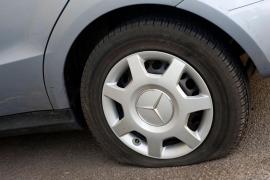 "Metoda cauciucul". Cum a rămas un diplomat irakian fără o servietă plină cu euro: hoţii au acţionat fără a fi observaţi