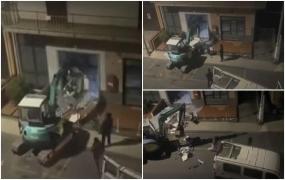 Desprins din filme de acțiune: Bancomat furat cu excavatorul în Italia. Momentul a fost filmat cu telefonul mobil de un martor