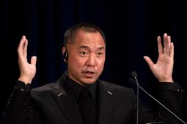 Miliardar chinez în exil, acuzat că a fraudat mii de investitori pentru a se îmbogăţi. Guo Wengui a fost arestat la New York