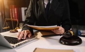 Ce salariu are un grefier în România. Cât căştigă un grefier debutant sau unul cu experienţă