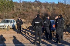 Un mort şi 13 răniţi în Bulgaria, după ce şoferul unei maşini pline cu migranţi a pierdut controlul volanului. Încerca să scape de poliţie