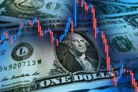 Dolarul, în scădere la nivel global după preluarea fulger a Credit Suisse