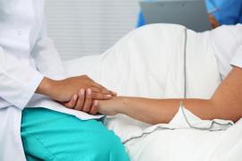 Doctorii i-au permis să nască natural deși nu ar fi trebuit