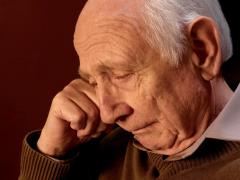 Și-a organizat propria înmormântare  la pompe funebre, a lăsat mesaje de adio, apoi a vrut să se sinucidă. Bătrânul din Toscana a fost salvat în ultima clipă