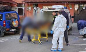 Motivul din spatele crimei urmate de sinucidere din Alba. Mama băieţelului de un an, spânzurat de tată, a ajuns la spital după aflarea veştii