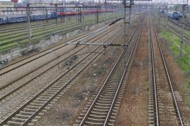 trenuri pe şinele de cale ferată