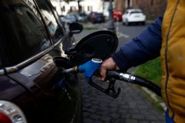 Preţurile la carburanţi sunt în scădere faţă de ziua precedentă