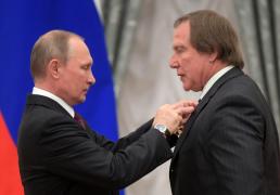 Patru bancheri, condamnaţi la închisoare cu suspendare. Cum l-au ajutat pe un aliat al lui Putin să ascundă bani