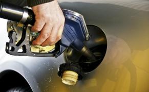 Preţul la benzină a crescut faţă de ziua precedentă