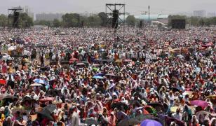 11 oameni au murit din cauza insolaţiei, în timpul unei ceremonii în India. Temperaturile au ajuns până la aproape 40 de grade