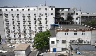 Directorul spitalului din Beijing, arestat după incendiul soldat cu 29 de morţi. Unii pacienţi au ieşit pe ferestre, atârnându-se de cearşafuri