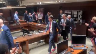 defilare pe tocuri a unor politicieni din Canada, pentru coștientizarea violenței asupra femeilor