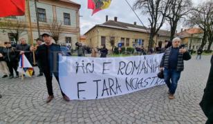 Maghiarii acuză Jandarmeria de standarde duble în aplicarea sancţiunilor, în urma protestelor din Carei. Cum se apără instituţia