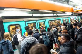 Două persoane, lovite mortal de metrou la o staţie din Paris. Mecanicul şi martorii au ajuns la spital în stare de şoc