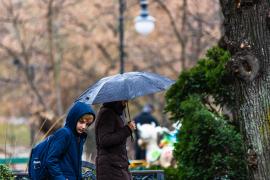 Vremea de mâine, 28 aprilie. Temperaturile rămân scăzute pentru această perioadă. Minimele pot ajunge și la -3 grade