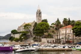 Atenţionare de călătorie pentru Croaţia. Cod roşu şi portocaliu de vânt: rafalele ajung şi până la 180 km/h