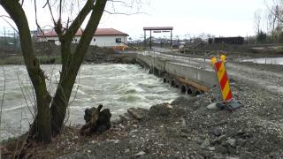Localnicii din Bonţida, rupţi de lume după ce podul peste Someş s-a fisurat. Accesul la Electric Castle, pus în pericol