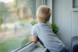 Cum a descoperit mătuşa unui copil de 3 ani din Anglia că băiatul mai are doar un an de trăit: „Toată lumea este șocată, nu mai este mult timp”