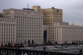 Un bărbat înarmat cu un pistol a încercat să intre în clădirea Ministerului Apărării rus din Moscova: "Intrusul gesticula şi striga ceva"