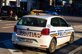 Bărbatul a fost reţinut de poliţişti