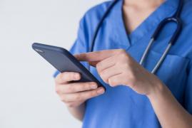 O asistentă medicală din Australia a omorât un pacient de 85 de ani după ce a oprit monitorul cardiac. Femeia voia să-şi sune familia pe FaceTime