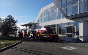 Un bărbat a murit subit, după ce a coborât din avionul care l-a adus de la Londra