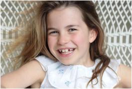 Prinţesa Charlotte a împlinit 8 ani. Momentul, marcat printr-o fotografie făcută de mama ei