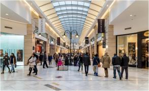 Studiu: Cât de des merg românii la mall și cât timp petrec prin magazine. Pentru ce se duc în centrele comerciale