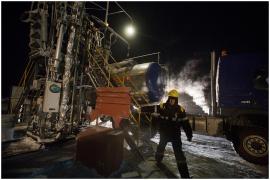 Arabia Saudită cumpără milioane de barili de motorină rusească, interzisă în UE şi exportă producţia sa de motorină în Europa