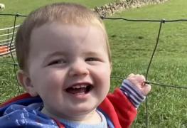 Câteva zile mai târziu, micuţul de nici 2 ani era mort în pătuţ